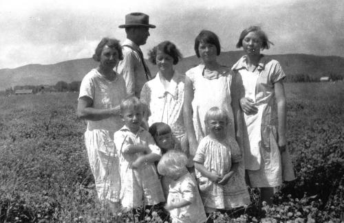 Reed and Myrtle Stevens family portrait